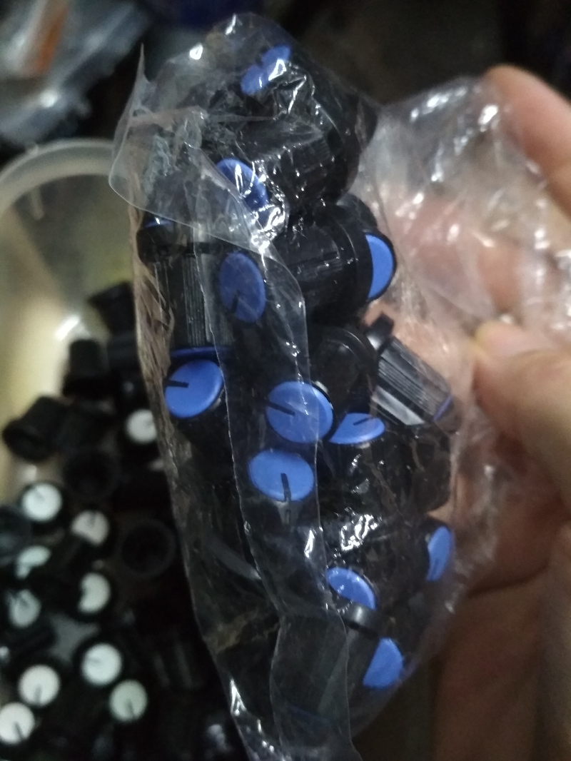 20 Núm chiết áp màu Xanh
