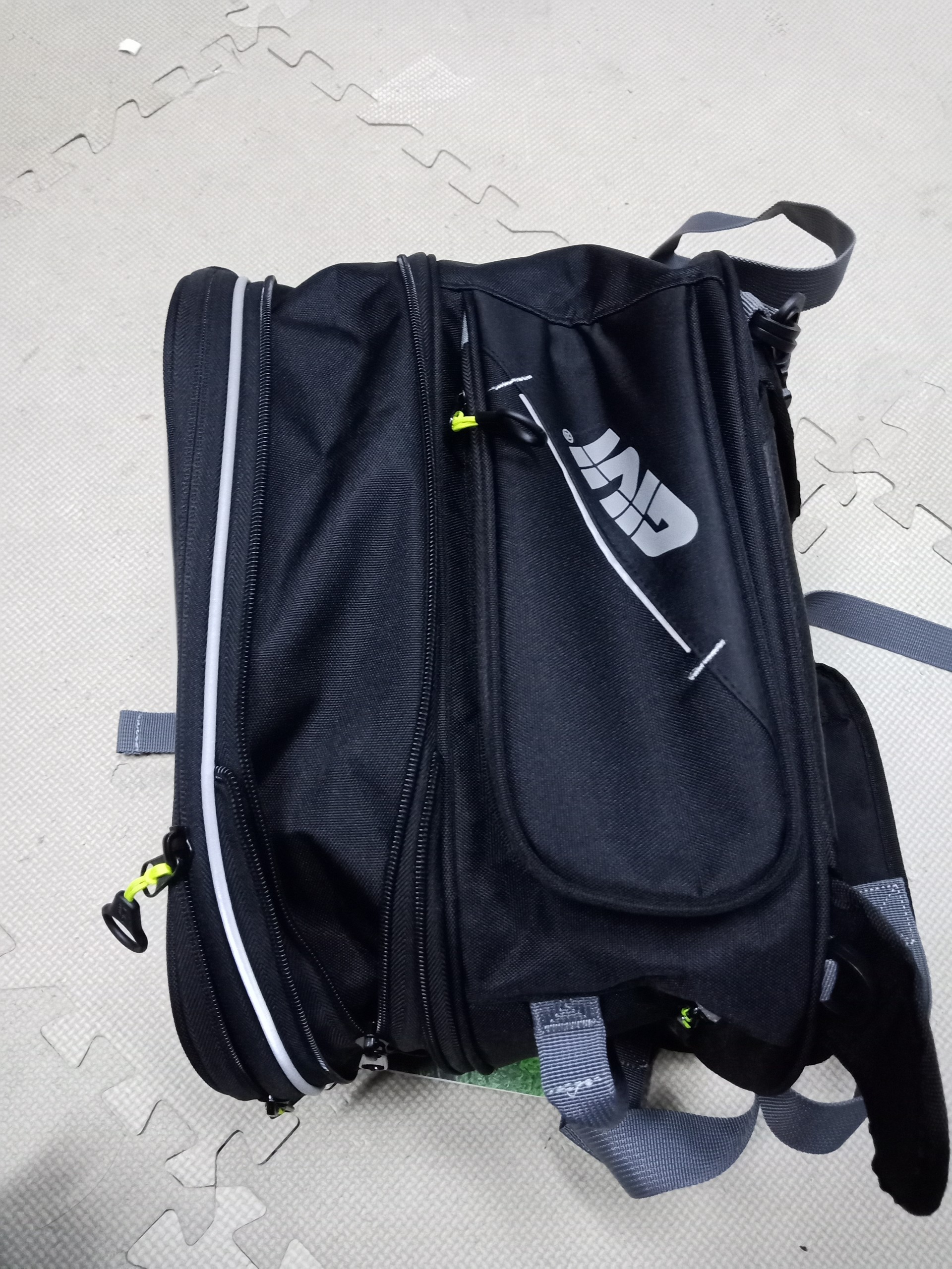 TÚI HÍT BÌNH XĂNG GIVI EA102B