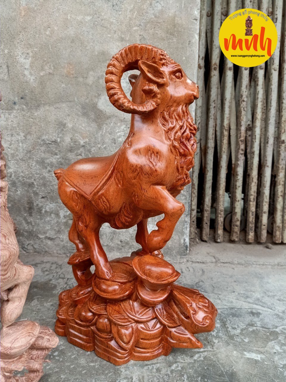 Tượng Gỗ Điêu Khắc Con Dê Tài Lộc
