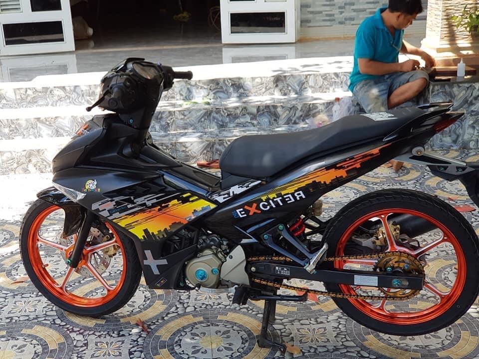 Tem Rời Yamaha Exciter 150 Thành Phố Dán Xe Đen Phối Đỏ Cam