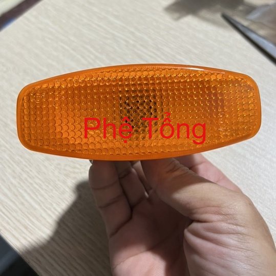 Đèn xi nhan cánh cửa HYUNDAI PORTER 2