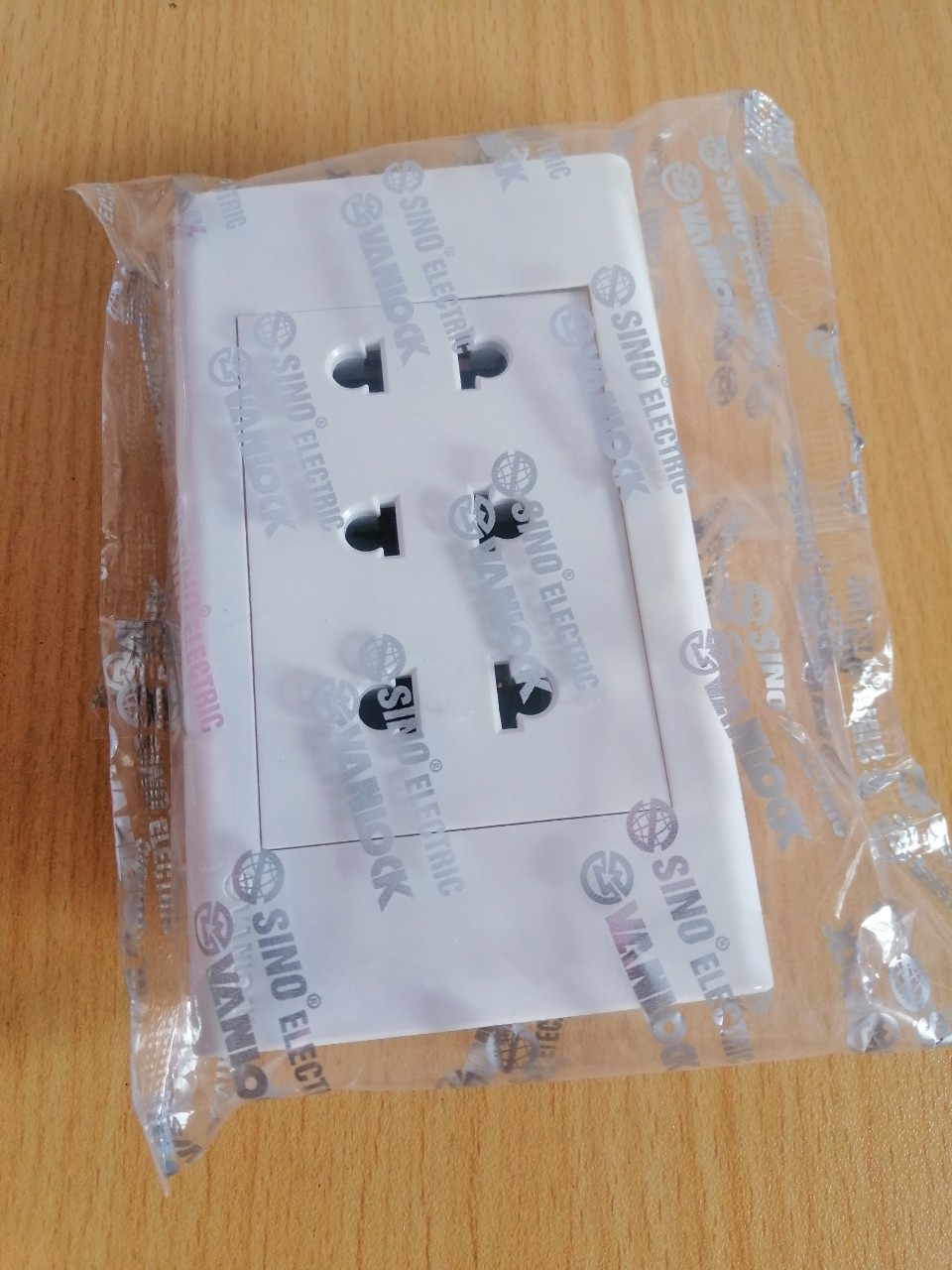Mặt Ổ cắm Công tắc SINO VANLOCK âm tường