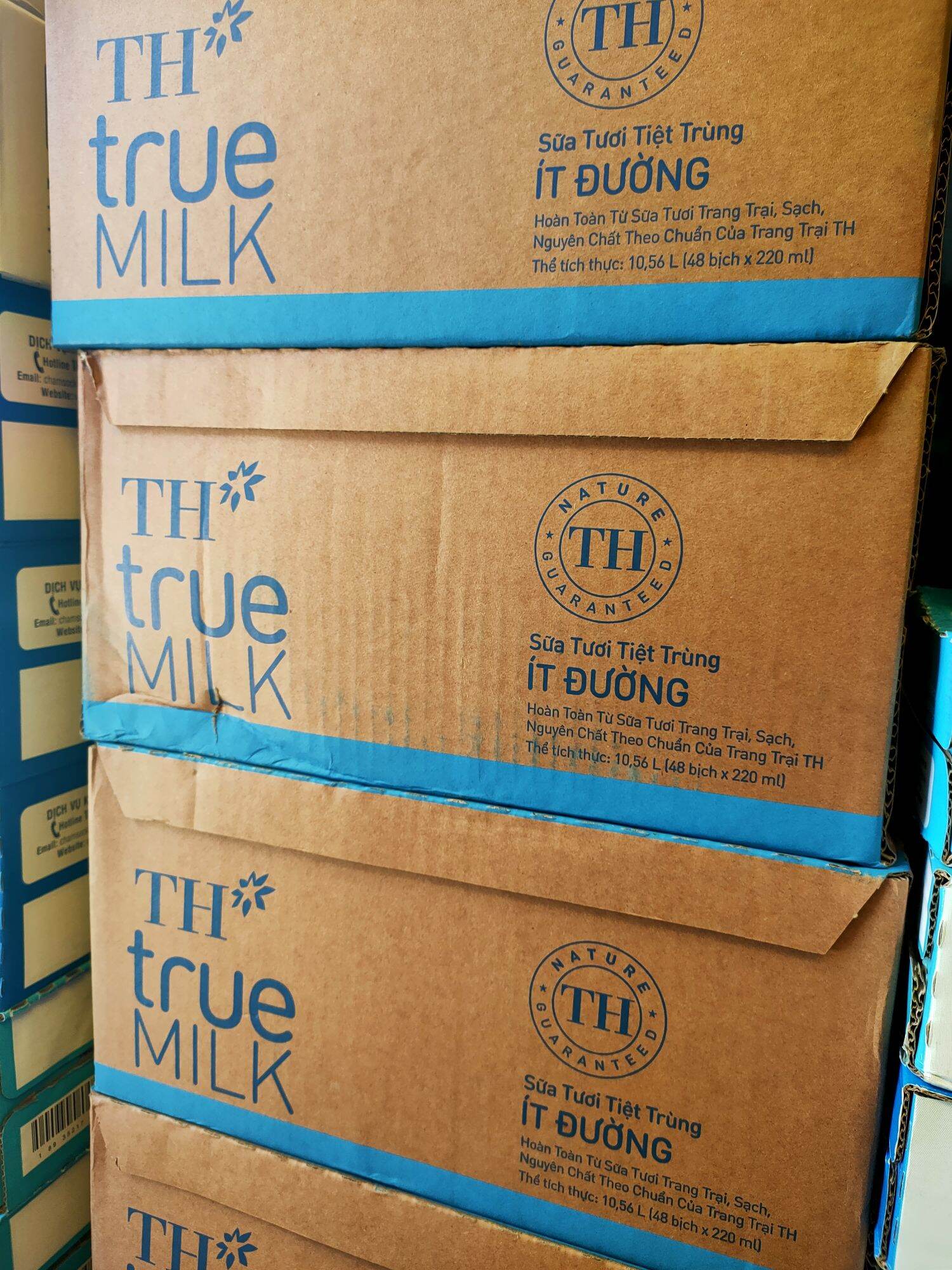 Sữa tiệt trùng TH True Milk 220ml ít đường