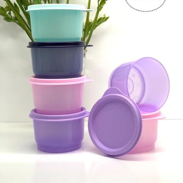 Bộ 04 hộp sữa chua Snack Cup 125ml Tupperware (01 hộp màu ngẫu nhiên)