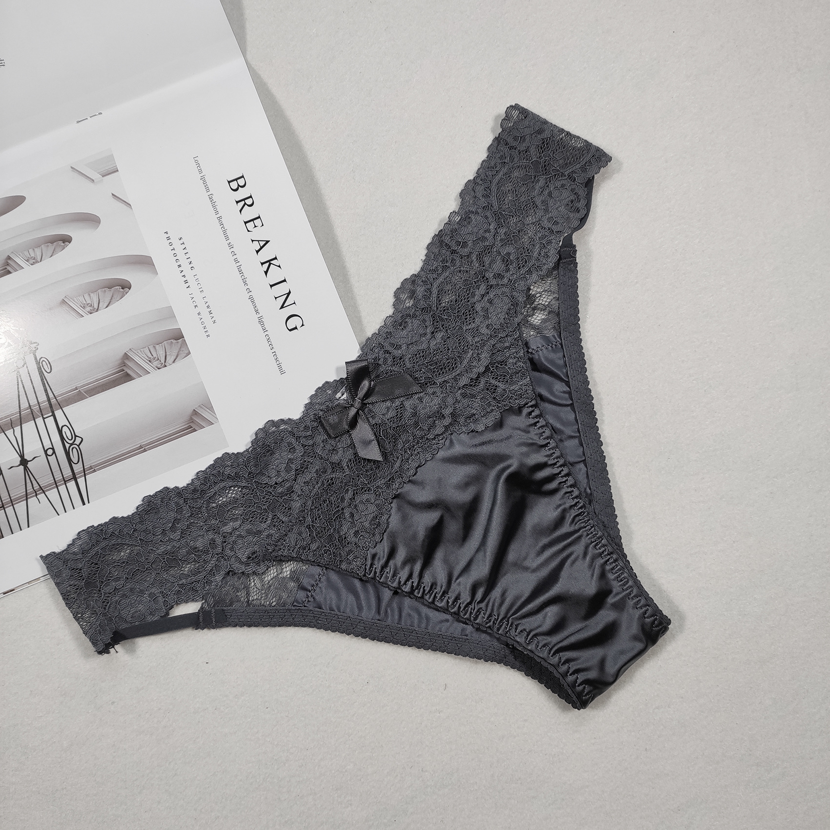 Quần lót lụa Pink Play dáng V kiểu Pháp ren eo Sexy quyến rũ