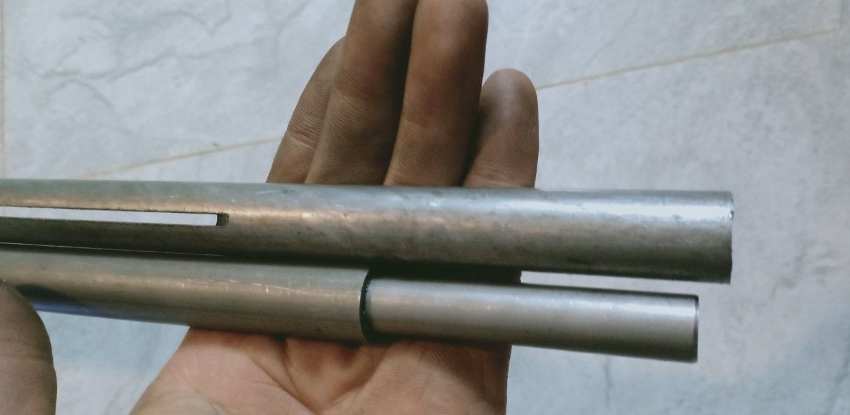ống thép đúc rọc rãnh lỗ 6.4mm phi 12 dài 70cm