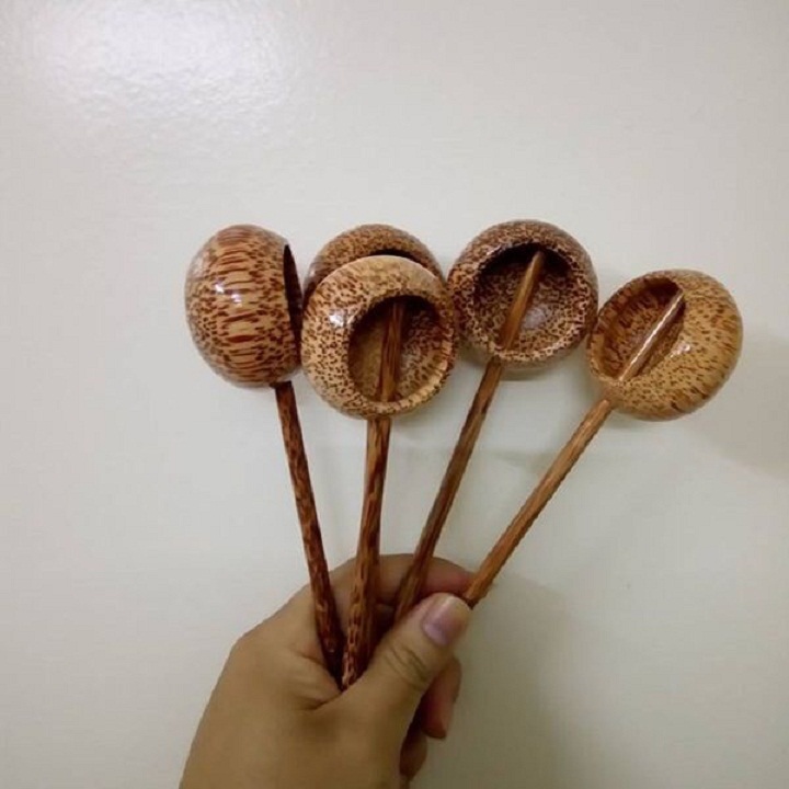 Gáo múc rượu múc nước chấm bằng dừa
