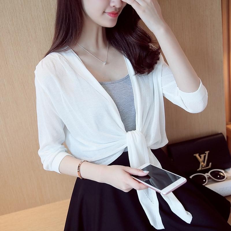 Áo khoác nhẹ kết hợp áo dây , váy hở vai, áo croptop xinh tươi