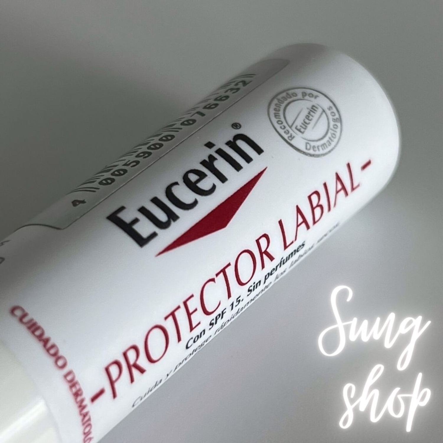 Son dưỡng môi Eucerin làm mềm môi giảm khô nứt hiệu quả
