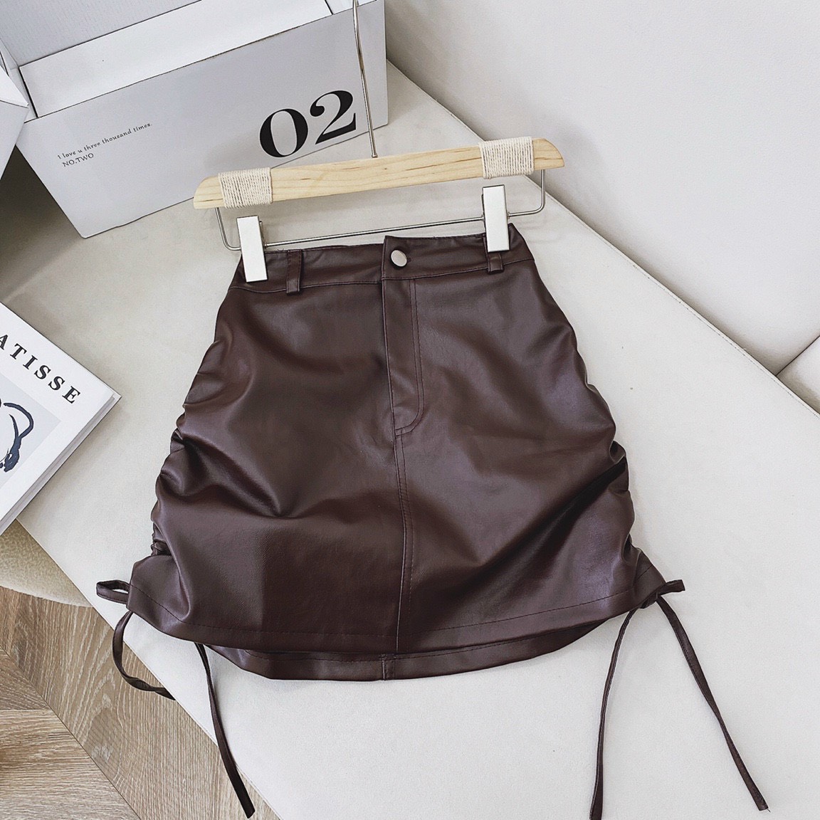CHÂN VÁY DA RÚT DÂY 2 BÊN