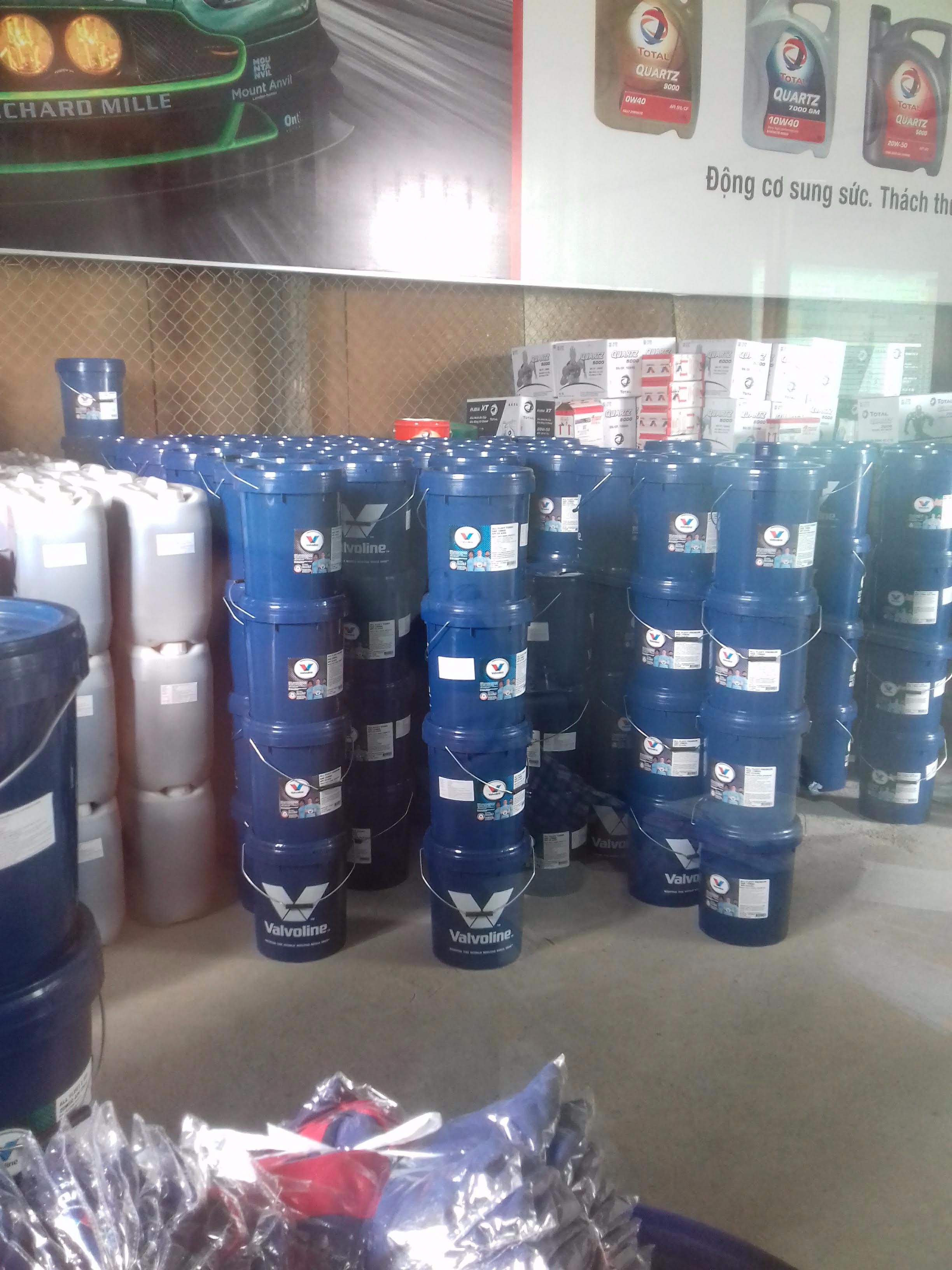 Sản phẩm nhập khẩu (100%) Valvoline 20w50 CH-4