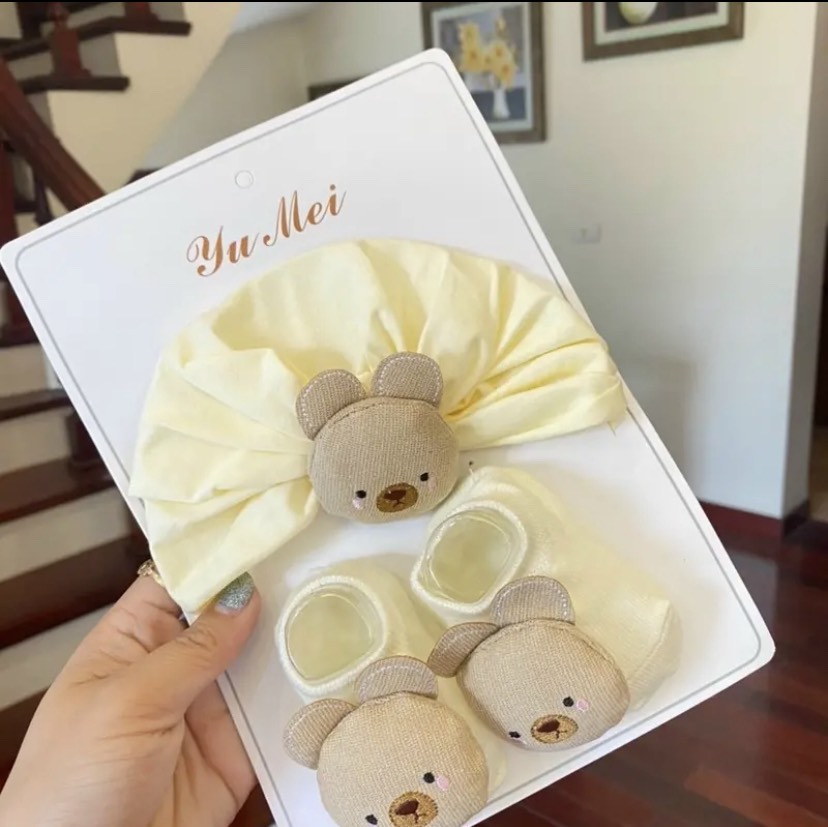Set mũ Turban và tất dễ thương cho bé (Giao ngẫu nhiên)