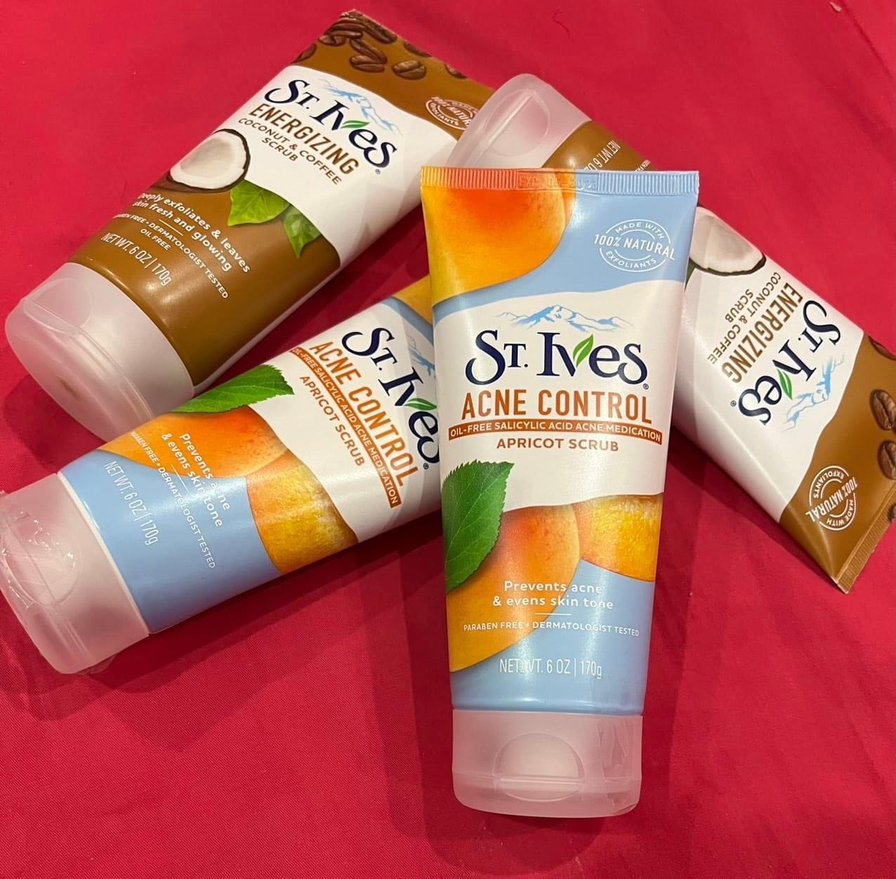 Sữa Rửa Mặt Tẩy Da Chết St.Ives