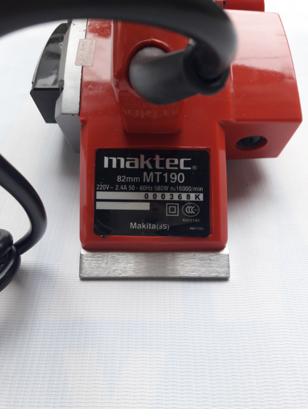 Máy bào gỗ Maktec MT190