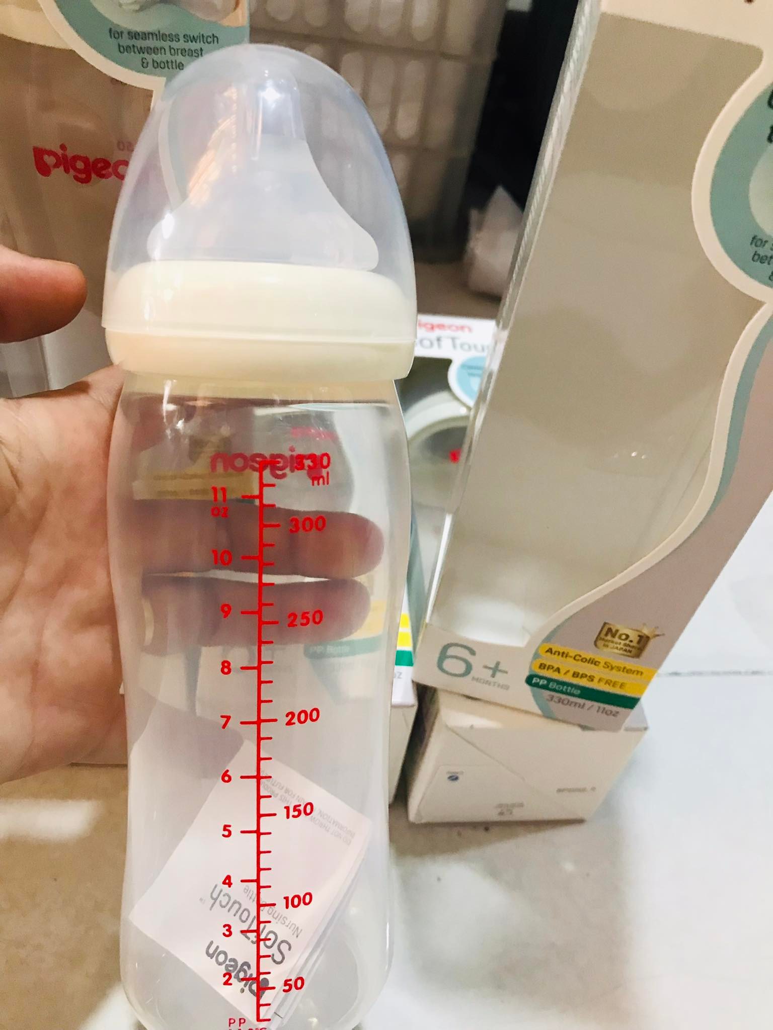 Bình sữa cổ rộng PP Plus Pigeon 330ml pigeon