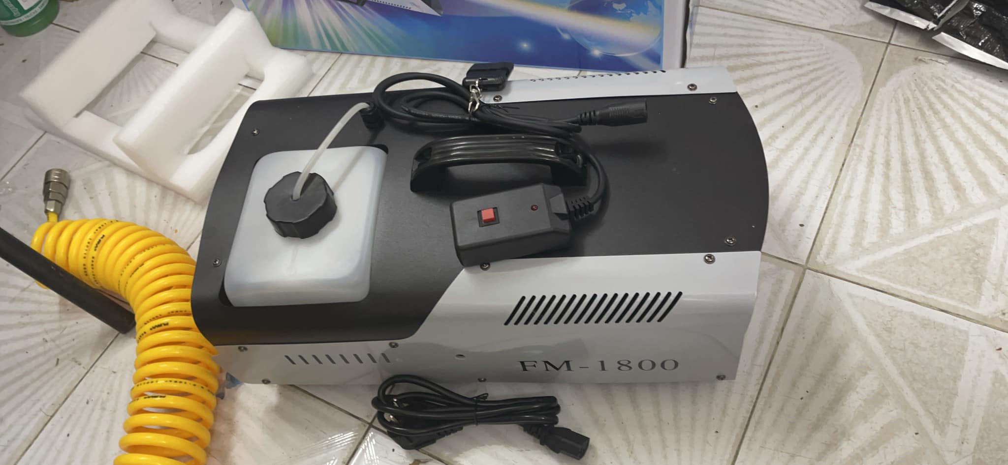 MÁy khói 1800w có led có DMX