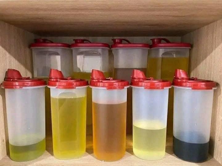 Bình Stor N Pour của Tupperware để đựng dầu ăn nước mắm...