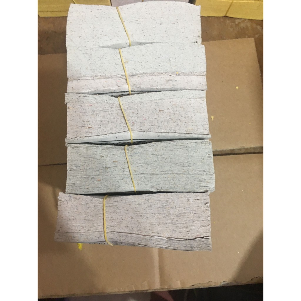 Một Xấp Giấy Trắng ( Đồng Xu Trắng ) Trong Thờ Cúng