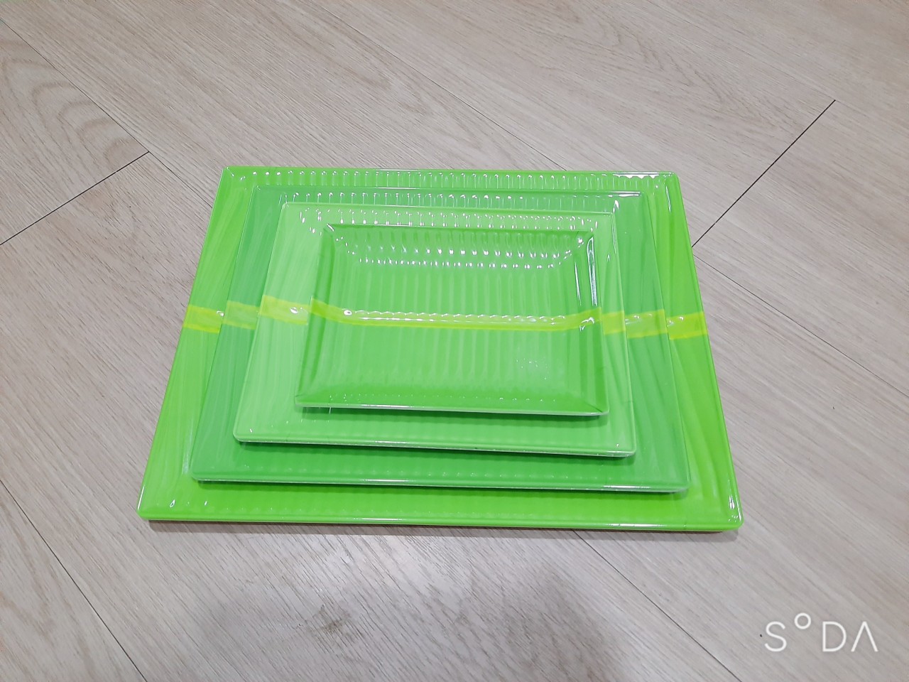 Dĩa Nhựa Lá Chuối 27.5cm x 35cm