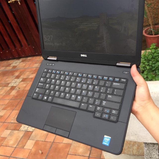 Laptop các hãng core i3, giá siêu tốt