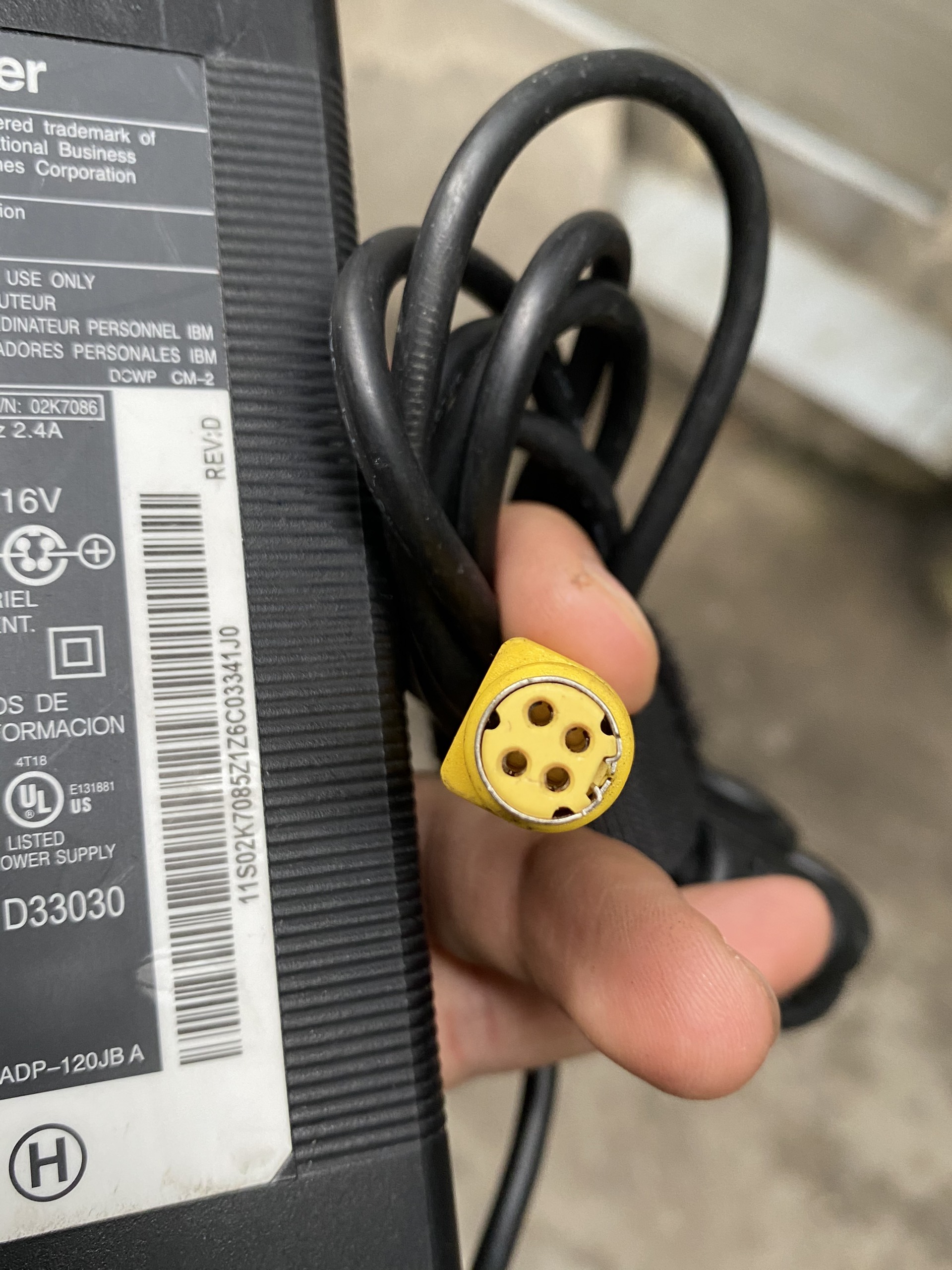 Adapter nguồn IBM 16V-7.5A 02K7085