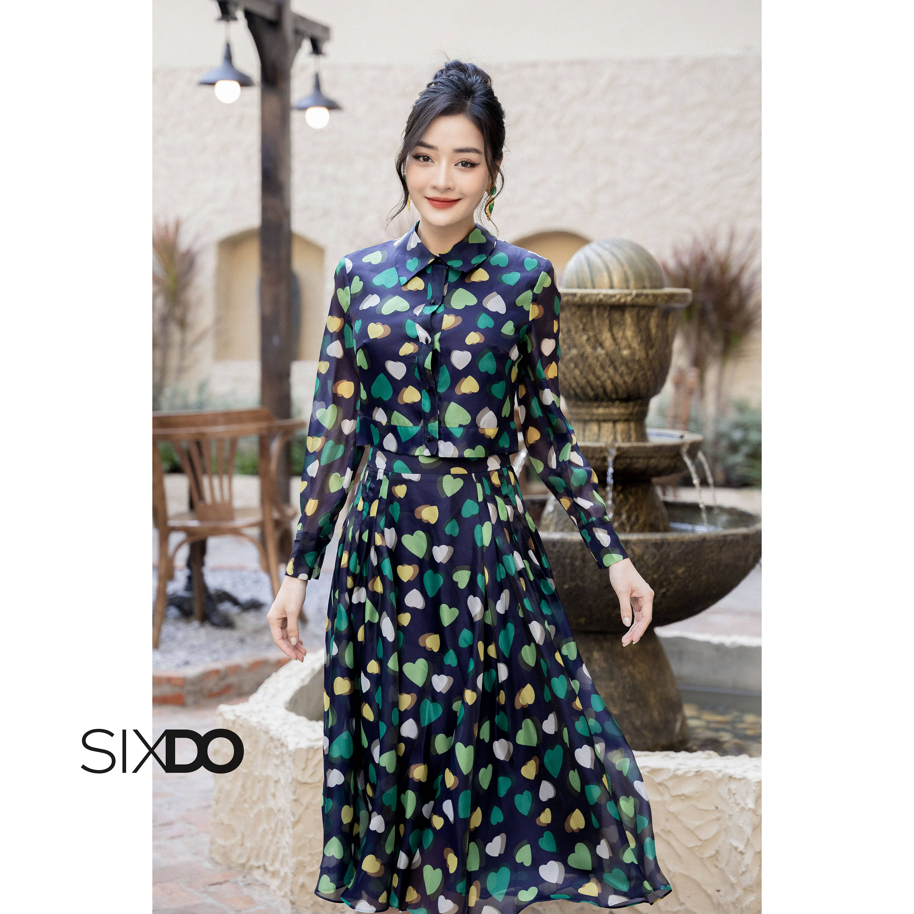 Chân váy tơ họa tiết trái tim SIXDO (Navy Pleated Midi Skirt)