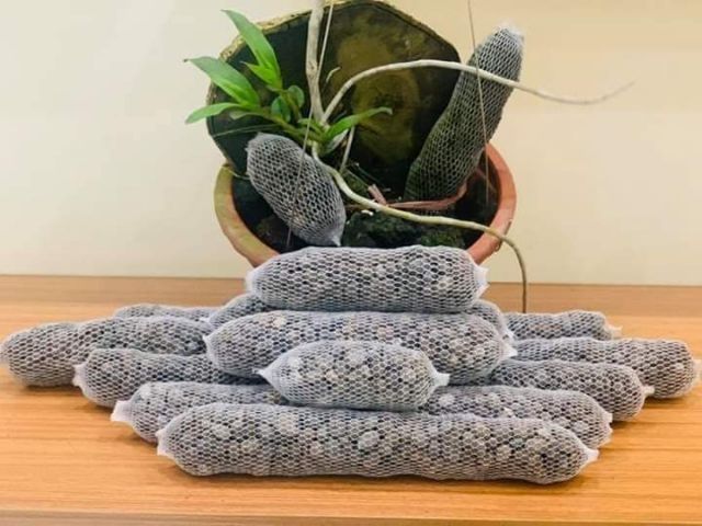 Phân dê bón Lan dạng túi loại (10cm - 15cm)
