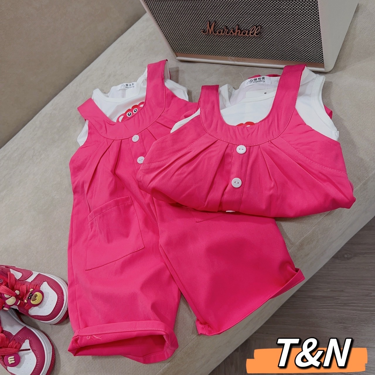 [8-27kg] Set yếm hồng gấu dâu 3 cúc bé gái