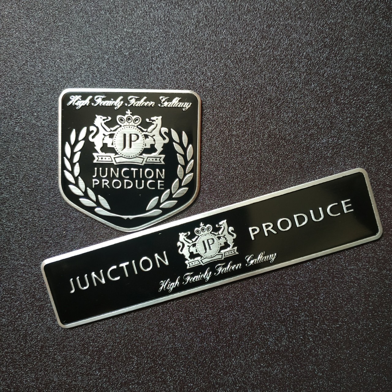 Tem nhôm dán xe Junction Produce