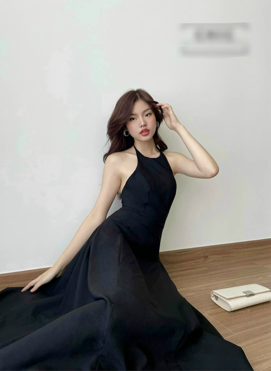 Đầm dự tiệc cổ yếm dáng dài Clay Dress