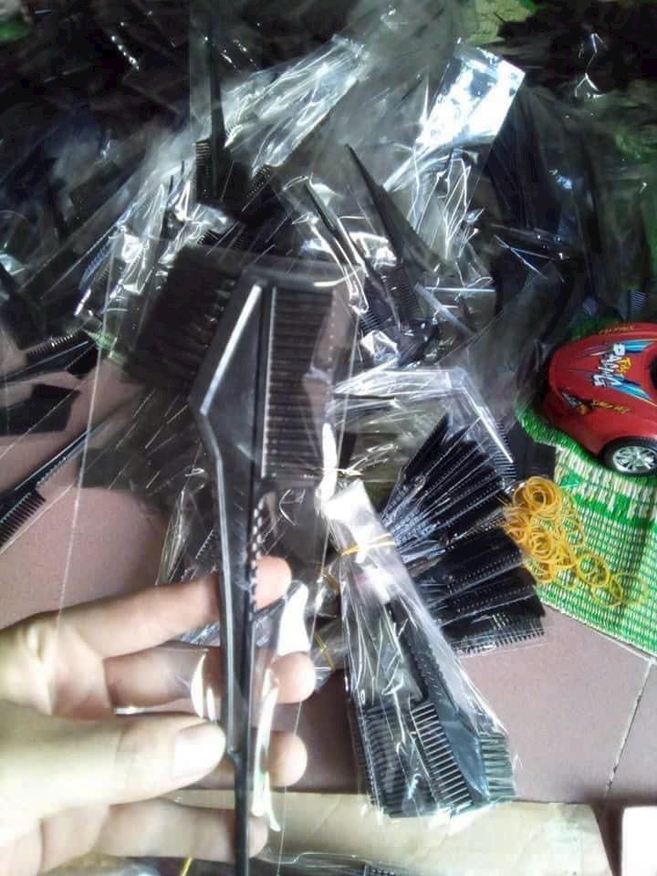 lược nhuộm 2 đầu chuyên dụng cho nhuộm tóc
