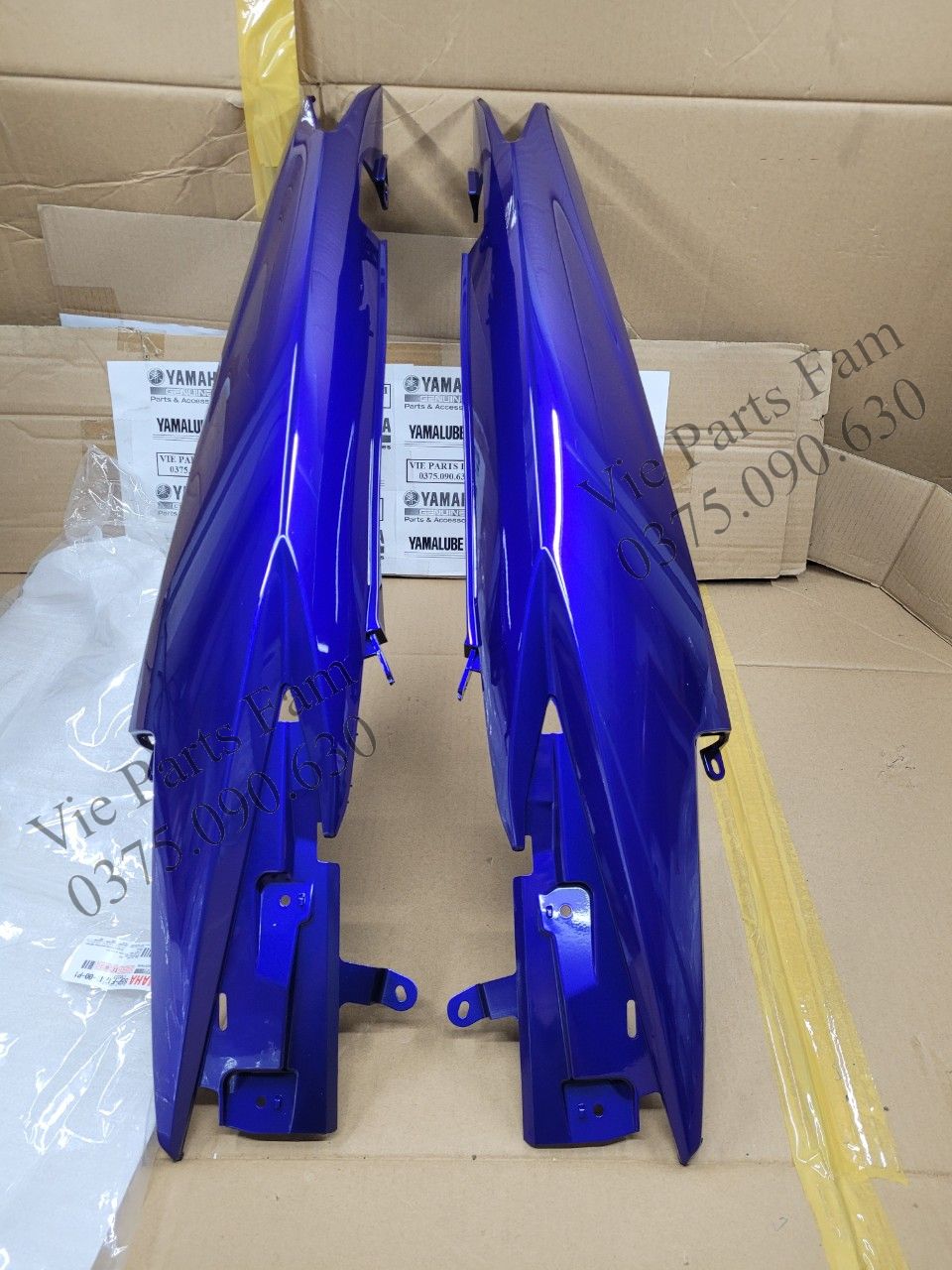 Cặp ốp sườn Exciter 135 2011-2014, hàng din Yamaha mới 100%