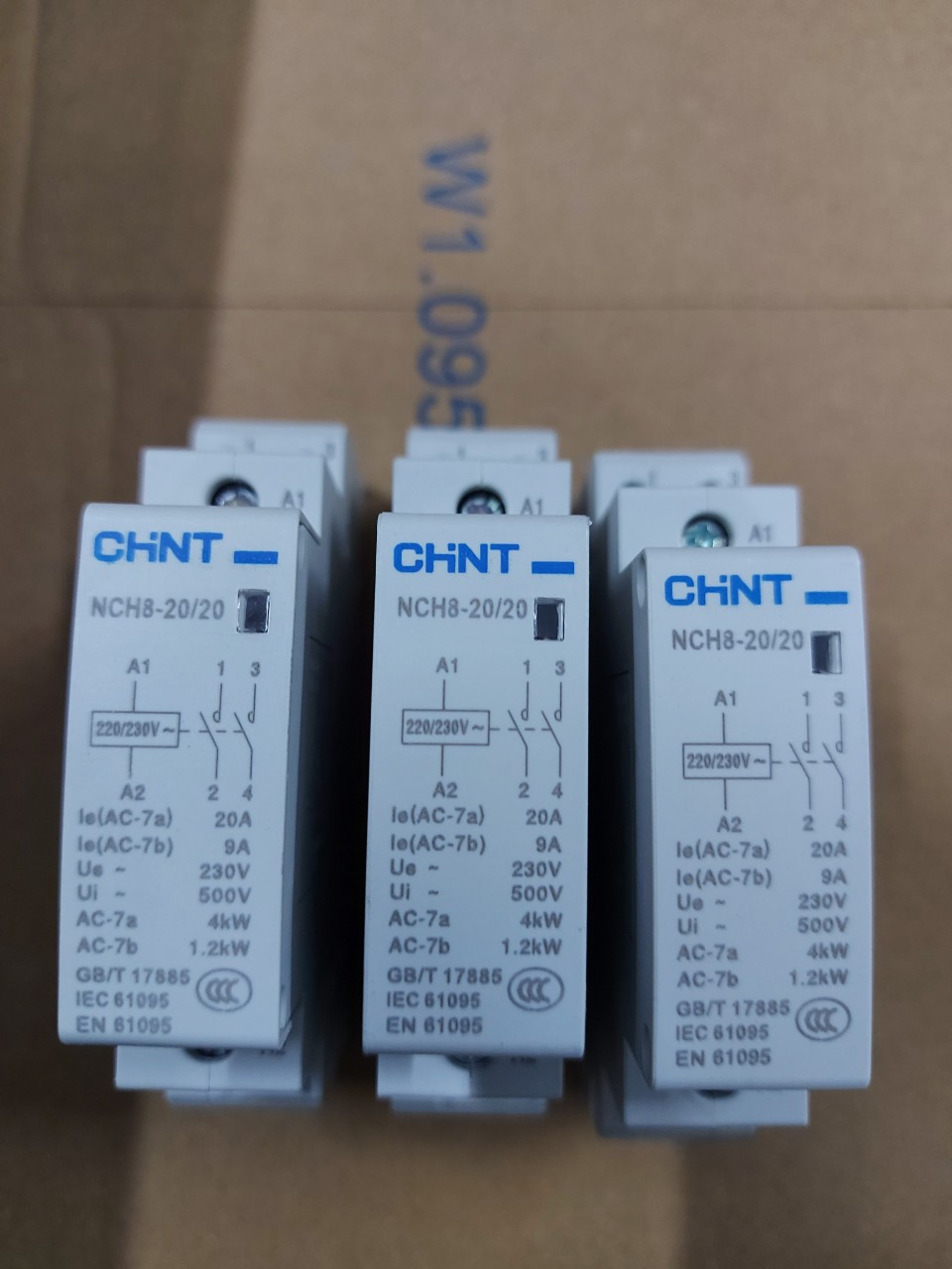 Khởi động từ 1 pha hiệu CHINT NCH8 25/20 25A