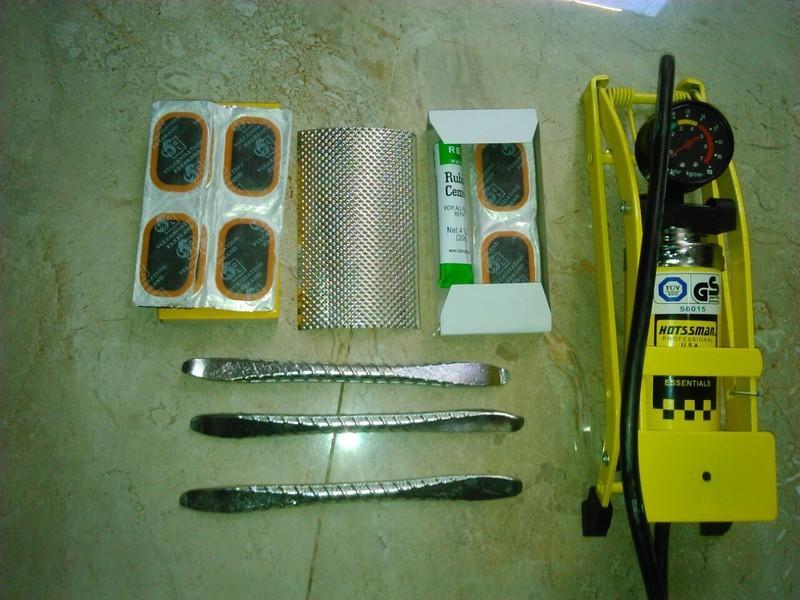 Bơm Chân Vá Xe Có Ruột 8 Món