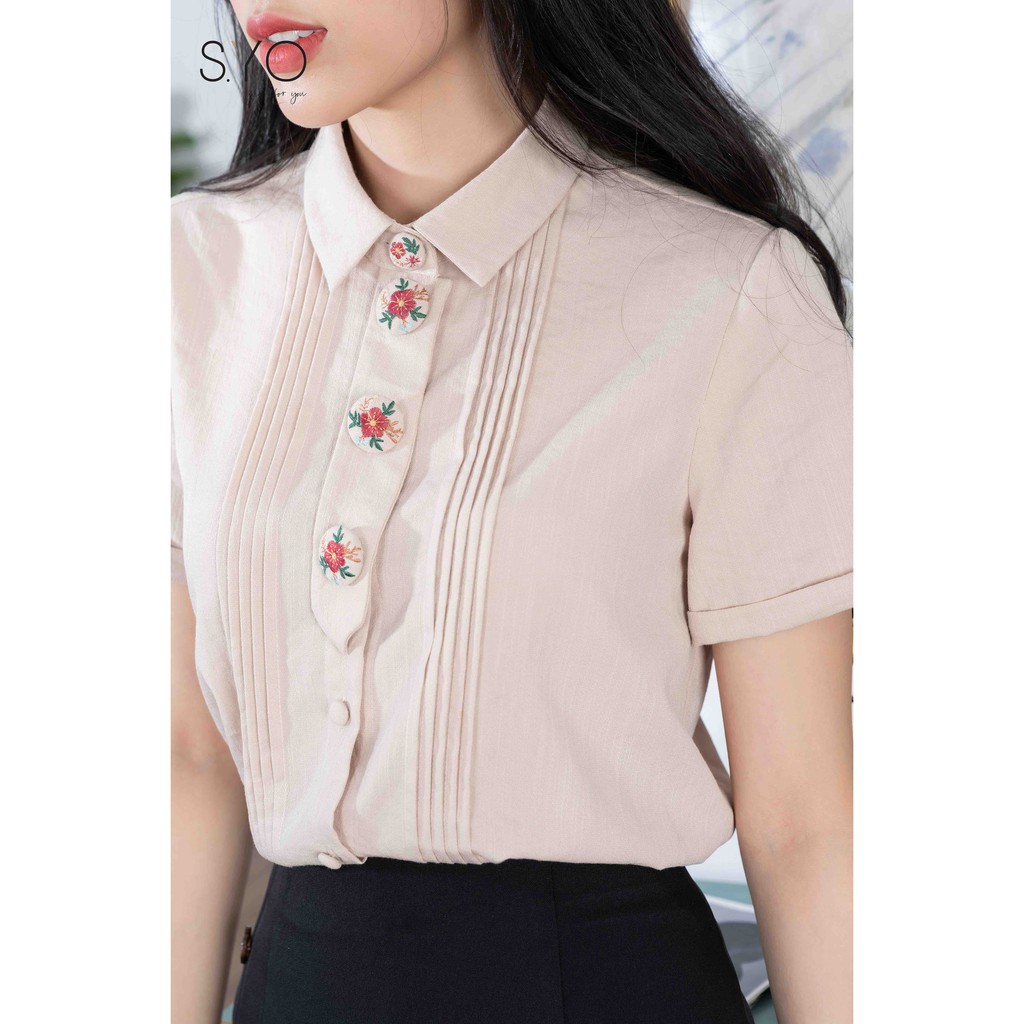 Sơ Mi Cổ Đức Tay Ngắn Cúc Thêu Hoa A1006