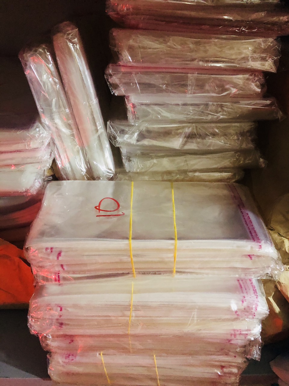 {1kg/size}- túi opp dán miệng, đựng quần áo, bao lì xì