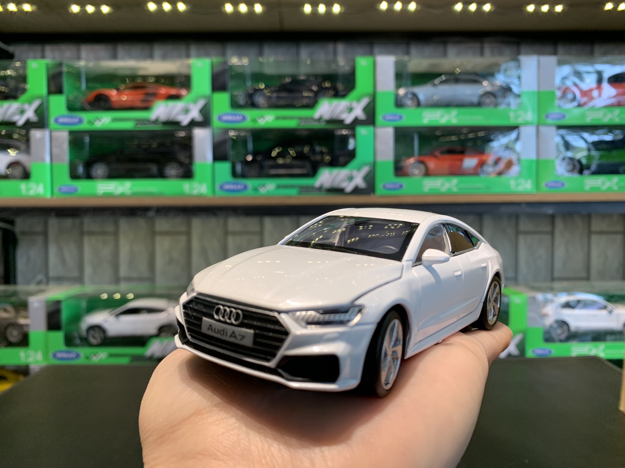 Mô hình trưng bày xe ô tô audi a7 tỉ lệ 1:32 jackiekim