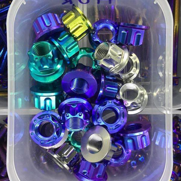 Ốc Tán GR5 TITAN 8 ly cho các loại xe