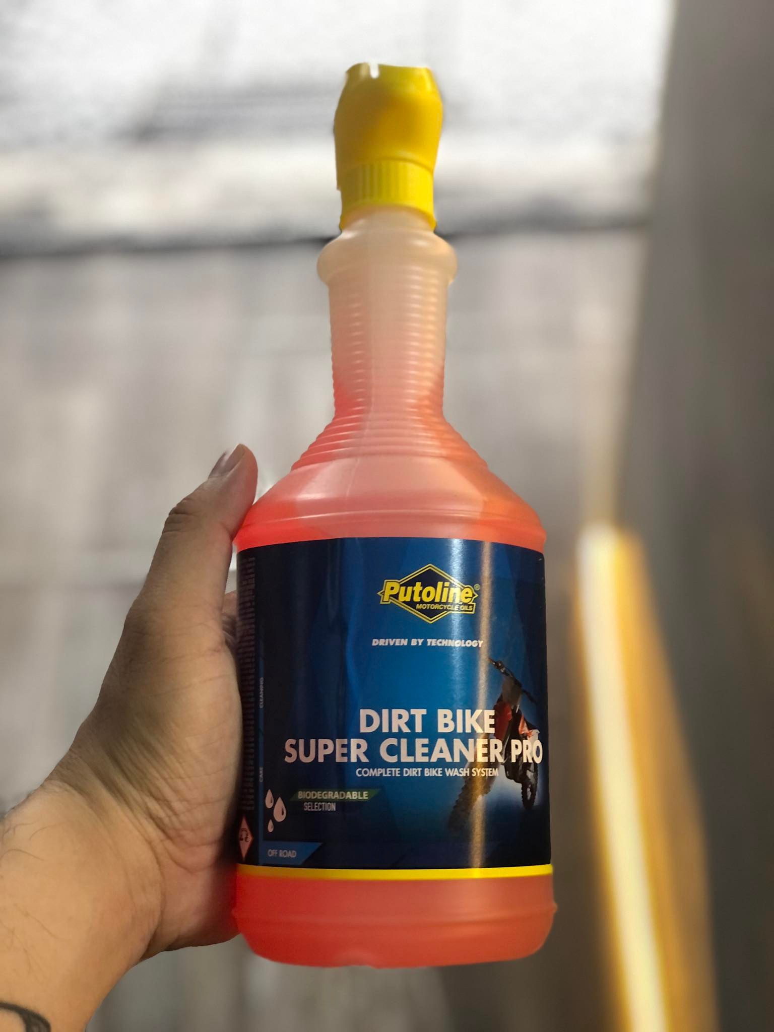 Dung dịch rửa xe dàn chân Putoline Hà Lan