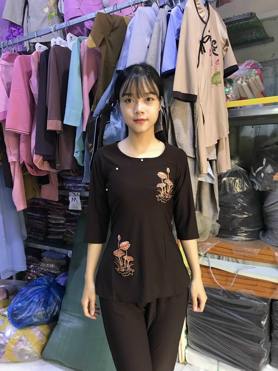 Đồ lam đi chùa, đồ phật tử nữ mẫu Xẩm thun