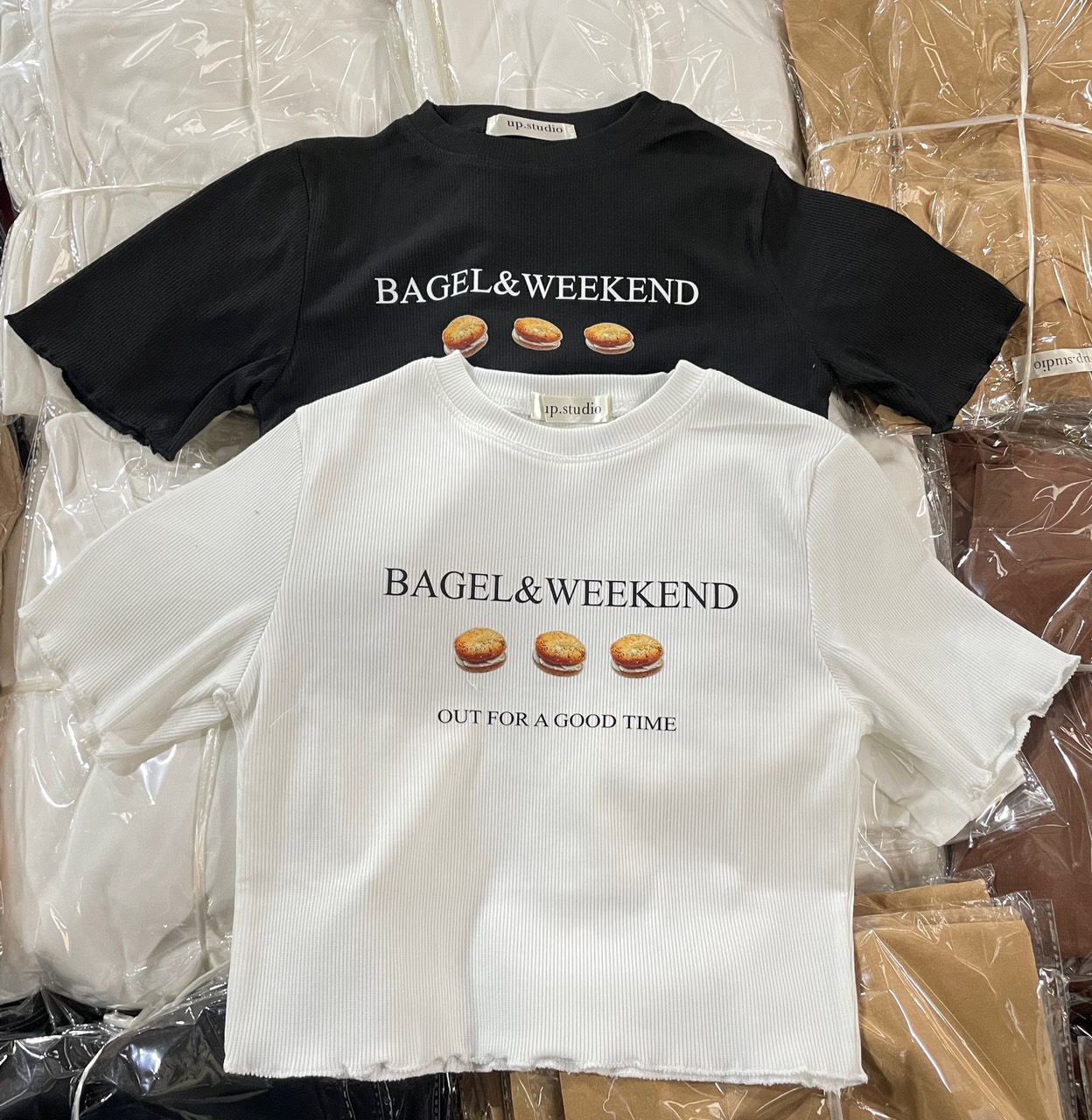 Áo croptop nữ in Bagel Weekend viền bèo AocrtINBAGEL056