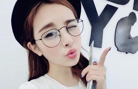 Mắt Kính Ngố Tròn Gọng Đen Siêu Đẹp