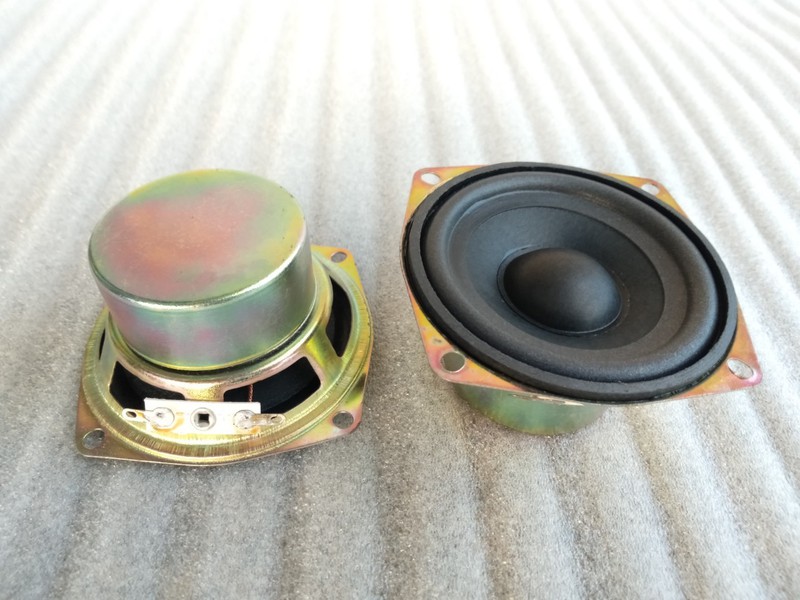 2 chiếc bass 8 cm vi tính