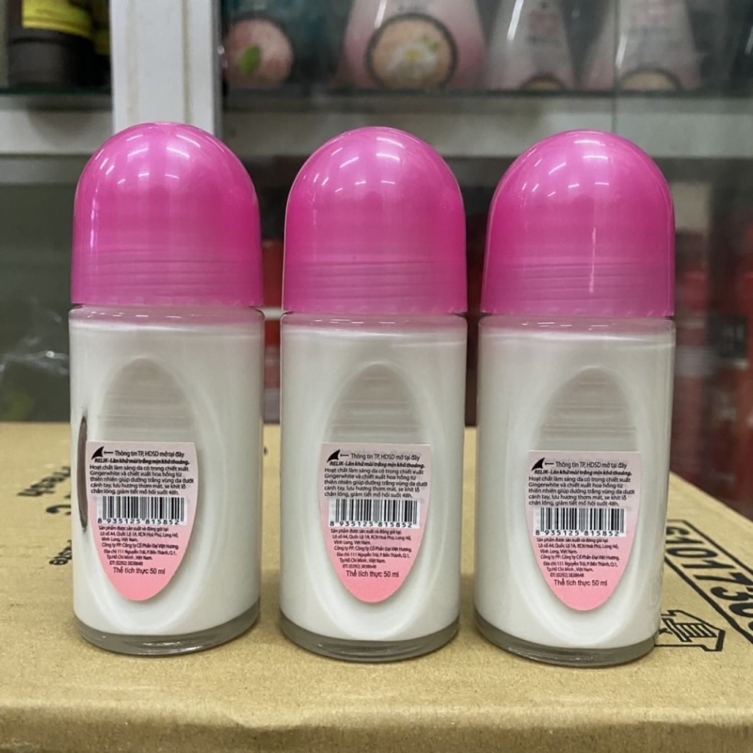 Lăn khử mùi Relik chai lớn 50ml  ( hồng )