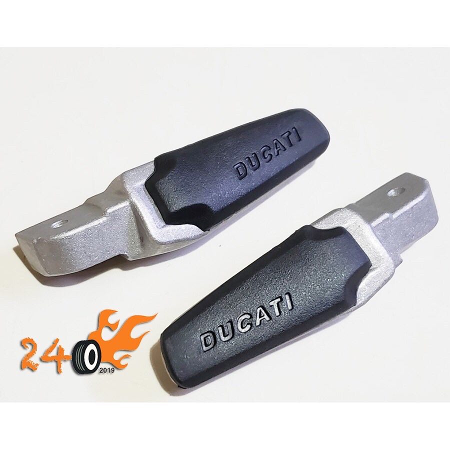 GÁC CHÂN XE MÁY KIỂU DUCATI - BẠC