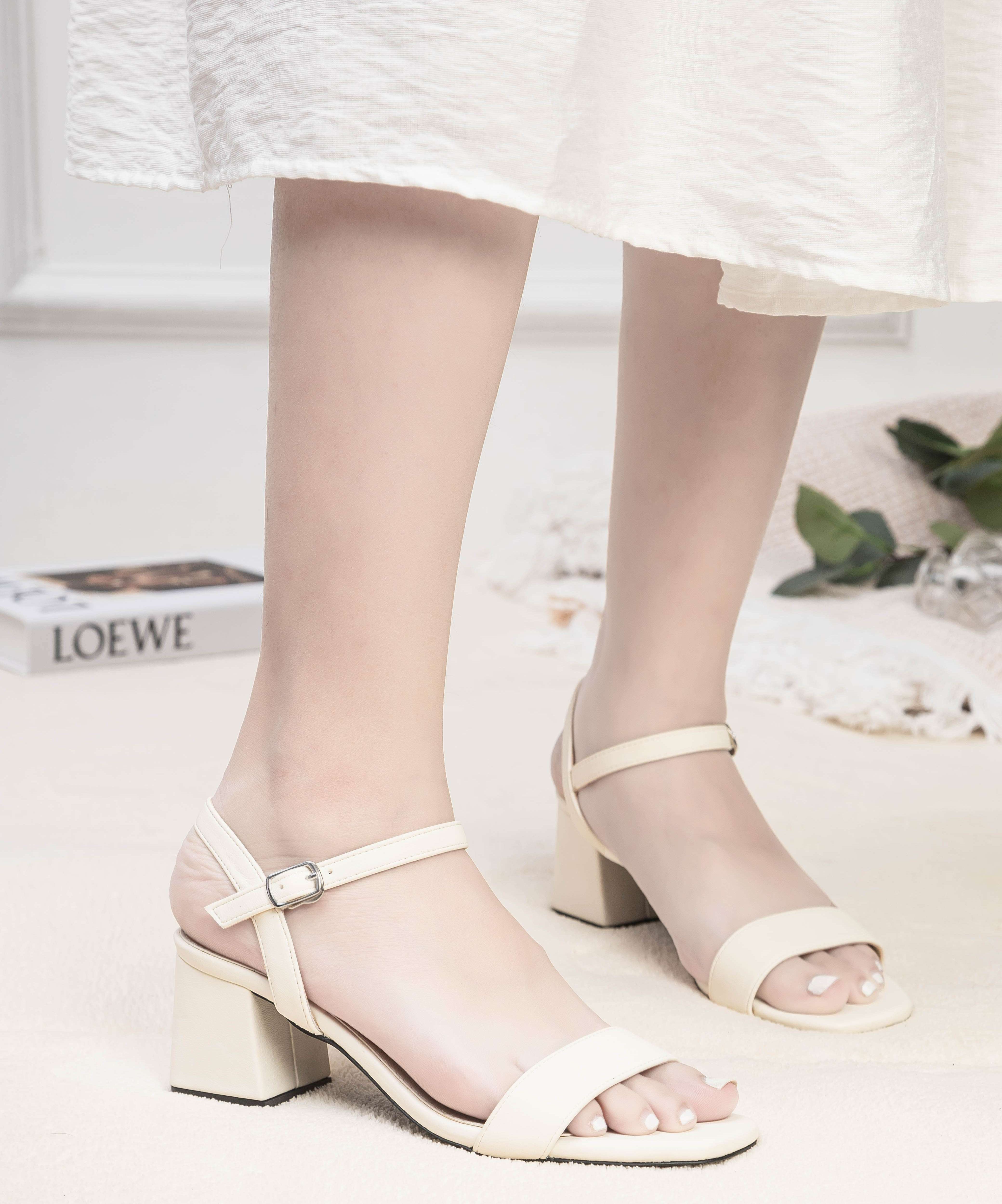 Giày Sandal Cao Gót 5cm Quai Ngang Pixie H158