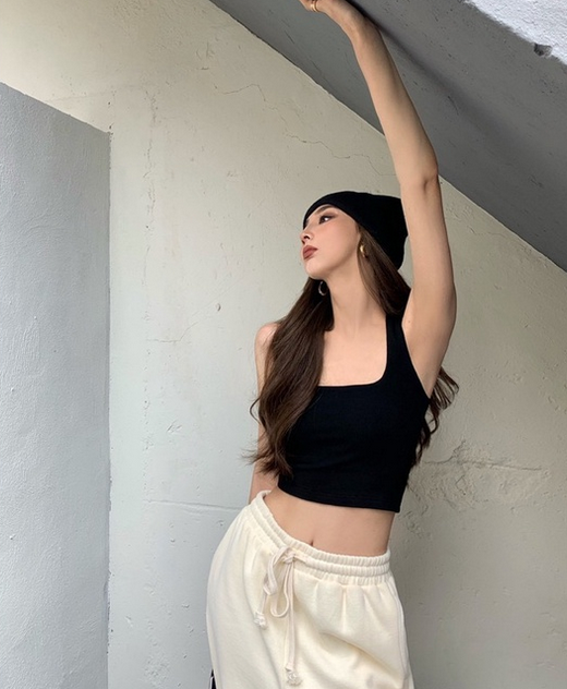 Áo crop cổ yếm trendy