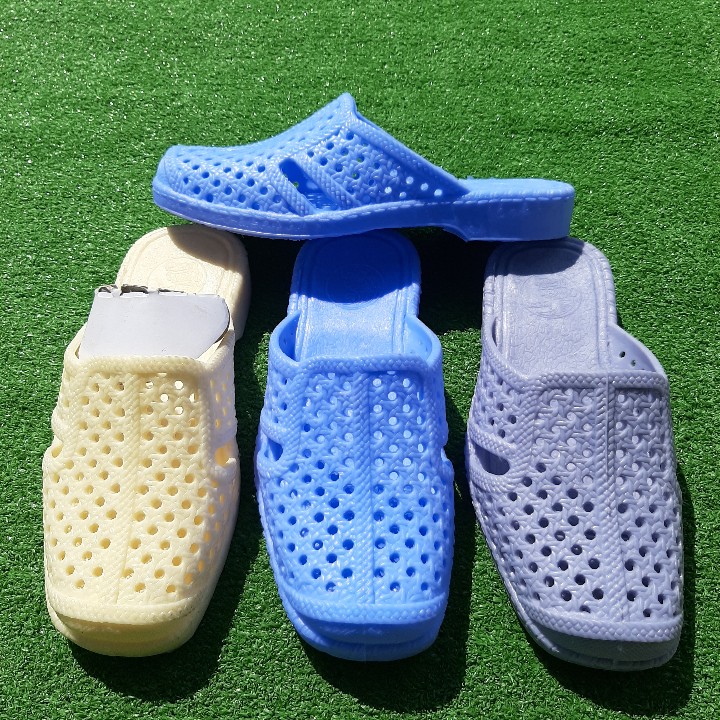 Plastic Honeycomb Slippers with Closed Toe for Rain