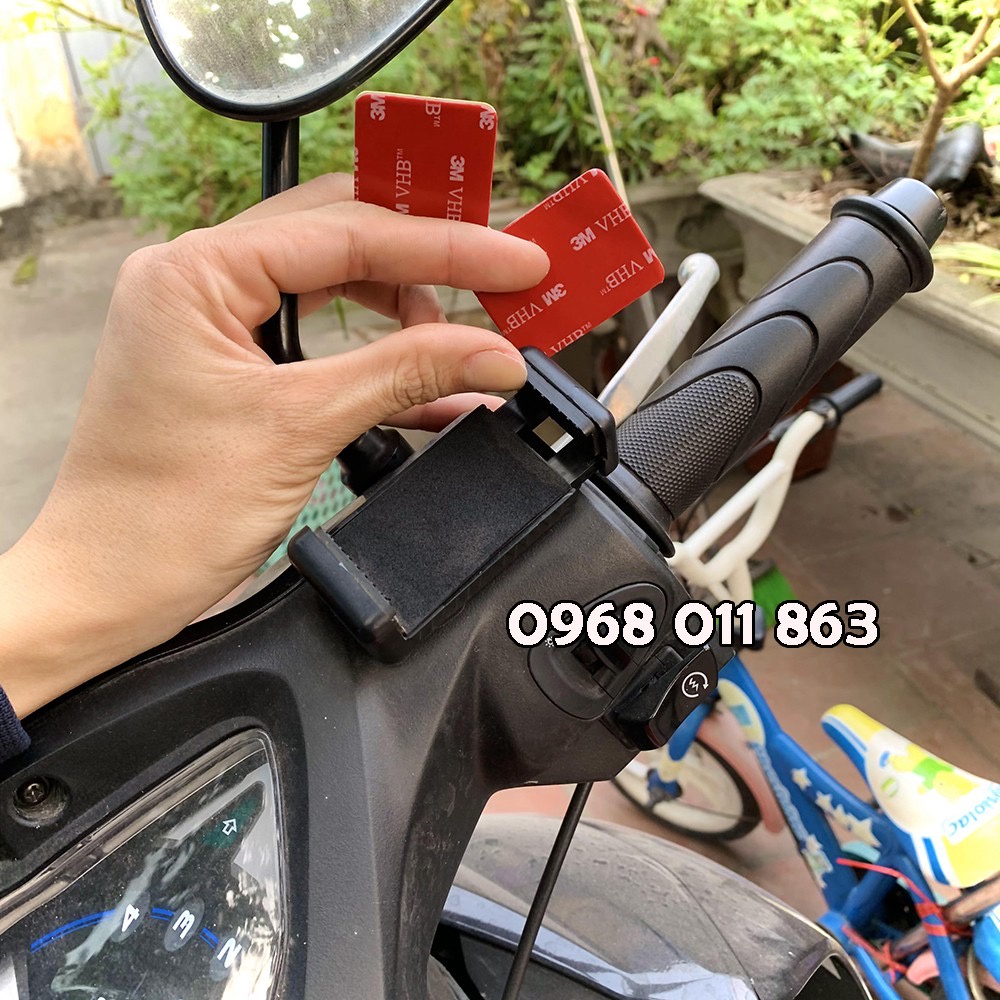 [COCO1$] Kẹp điện thoại dán xe máy + băng dính 3M