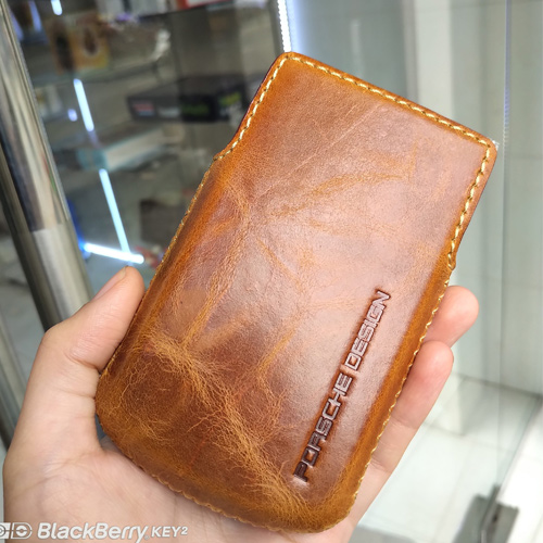 [HCM]Bao Da BlackBerry Porsche Design 9981 Handmade Da Bò Thật